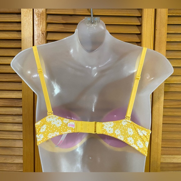 PINK Victoria’s Secret: Wear Everywhere Super Push-up Bra - Picture 4 of 11